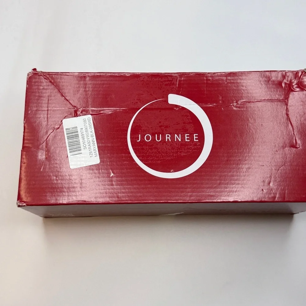 Journee Collection Women's Maryann Knit Round Toe Ballet Flats- Size 9.5W